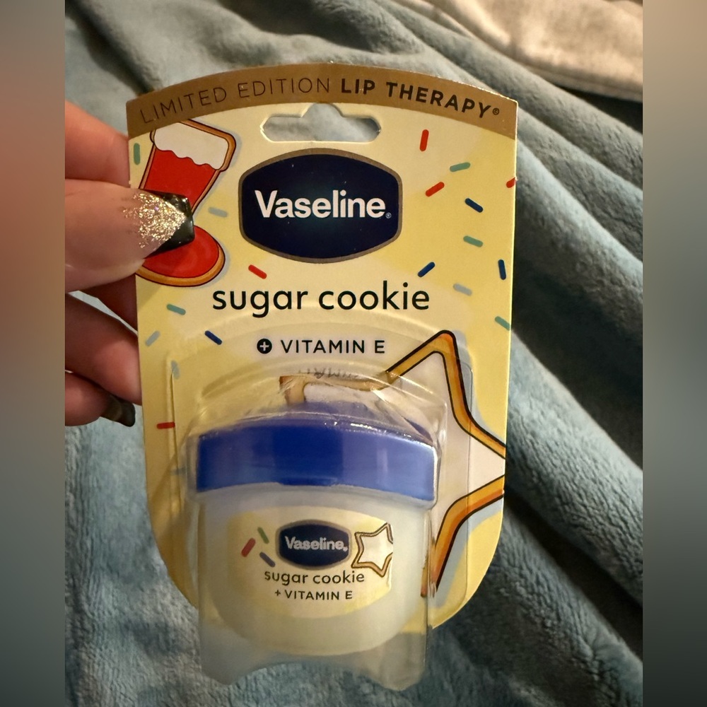 Vaseline Holiday Limited Edition Lip Balm - Sugar Cookie - Travel Size - 0.25oz